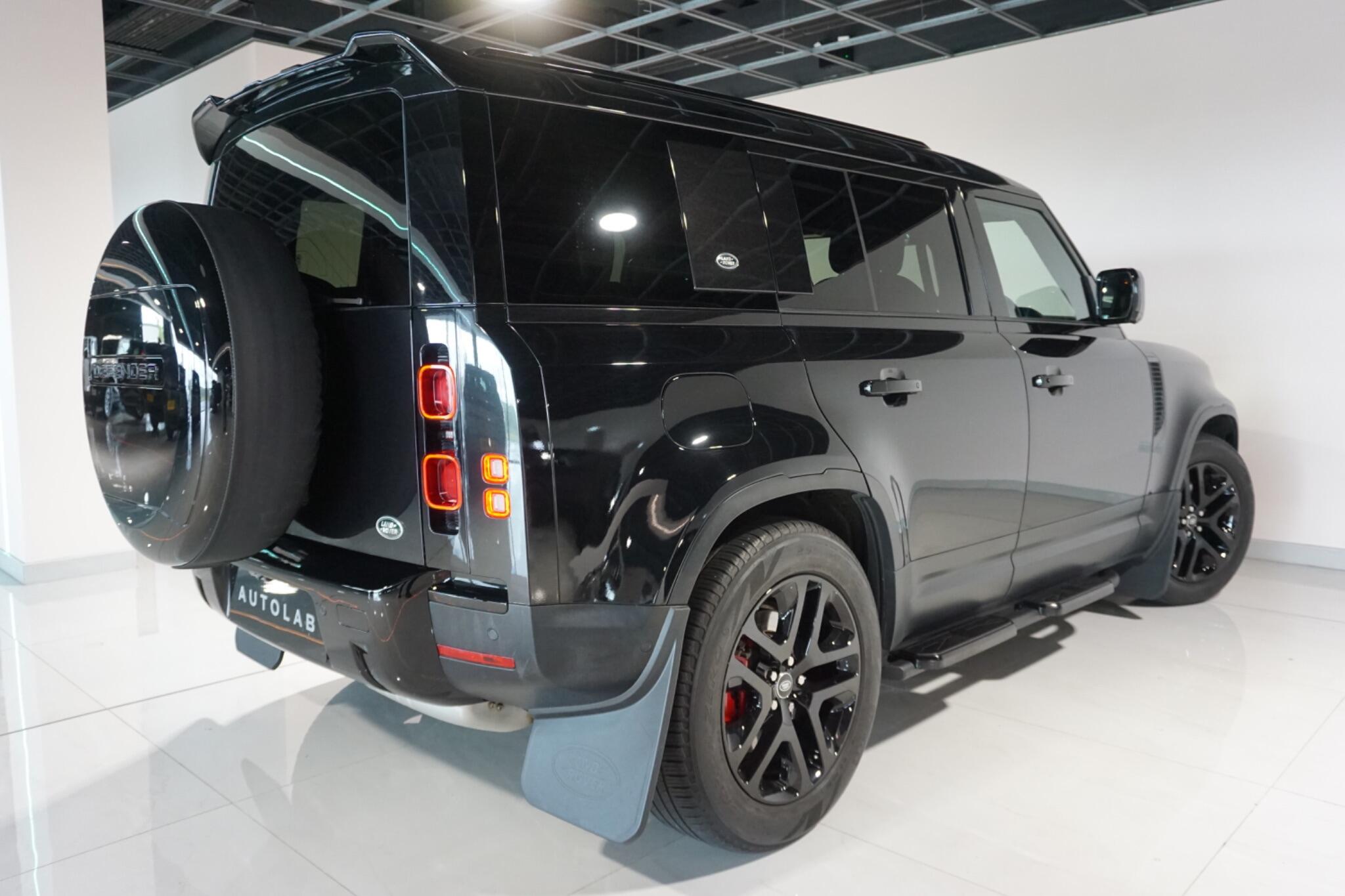 Land Rover Defender 110 3.0 D300 MHEV HSE SUV 5dr Diesel Auto 4WD Euro 6 (s/s) (300 ps)